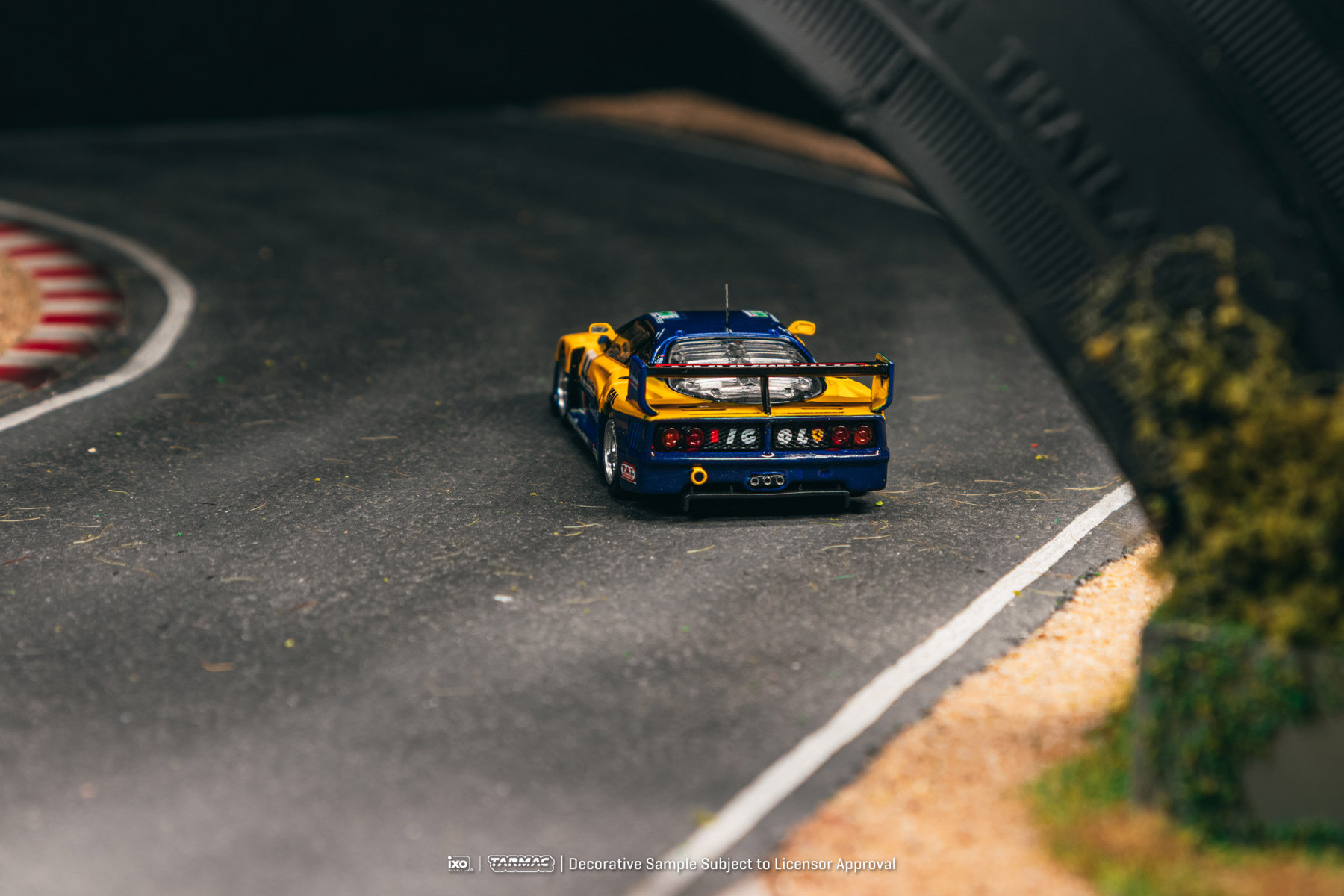 Stokta Mevcut TW 1:64 Ferrari  - Men Accessories Collection incelemesi ve fiyatı
