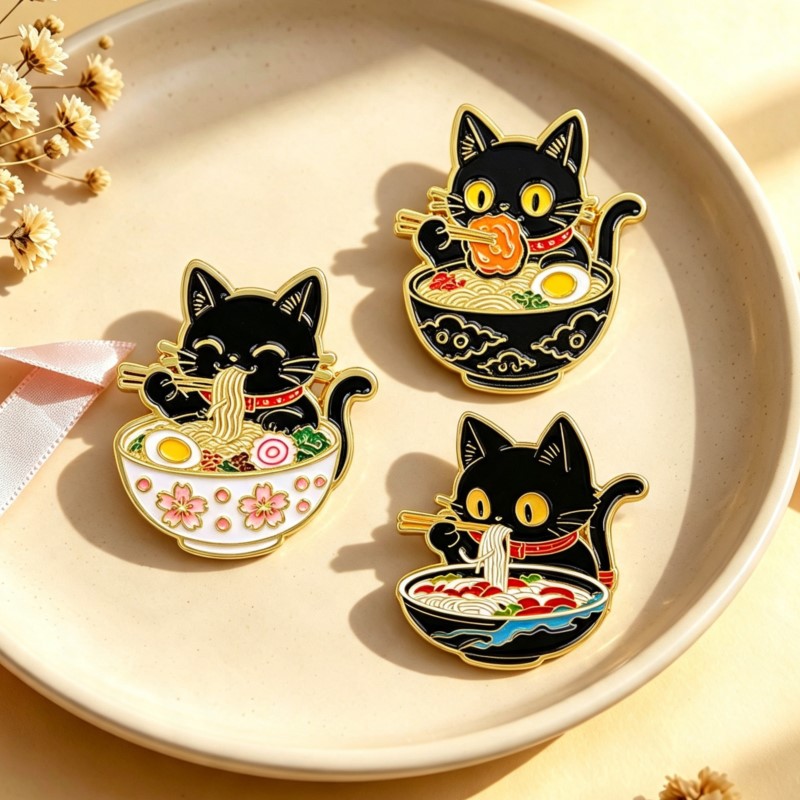 Erişte Yiyen Sevimli Siyah Ked - Lapel Pin Enamel incelemesi ve fiyatı